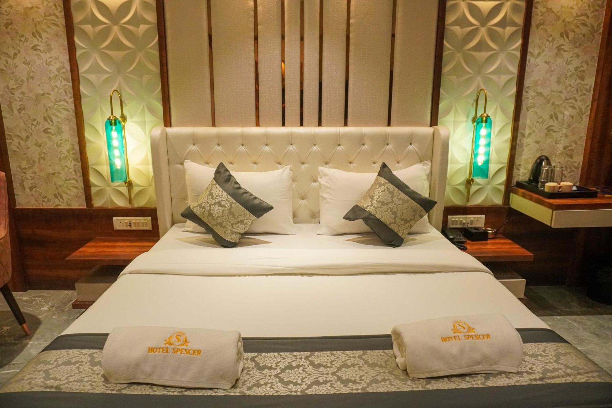 Hotel Spencer-Navi Mumbai Eksteriør billede